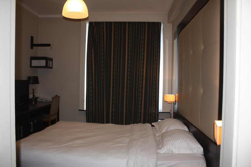 Hotel Plasky Schaerbeek الغرفة الصورة