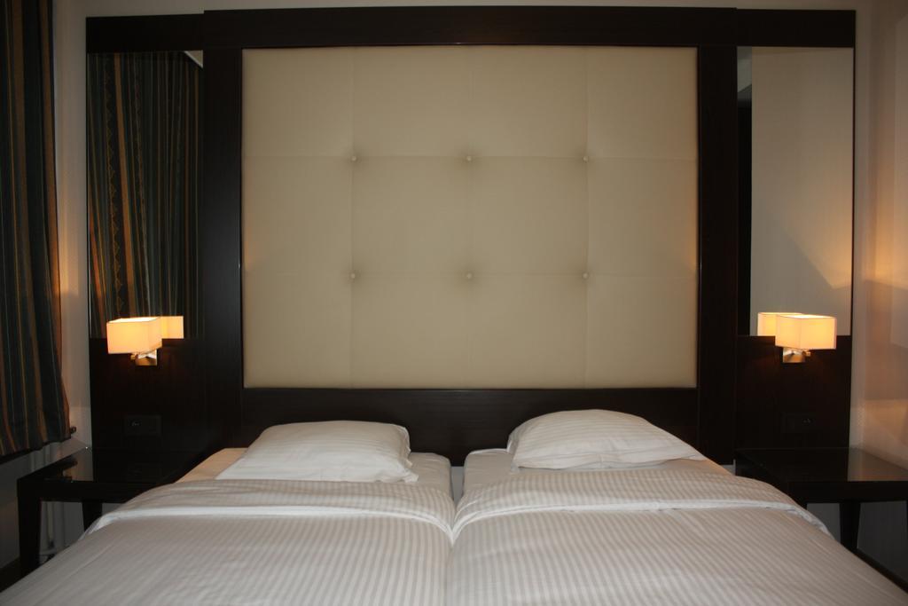 Hotel Plasky Schaerbeek المظهر الخارجي الصورة