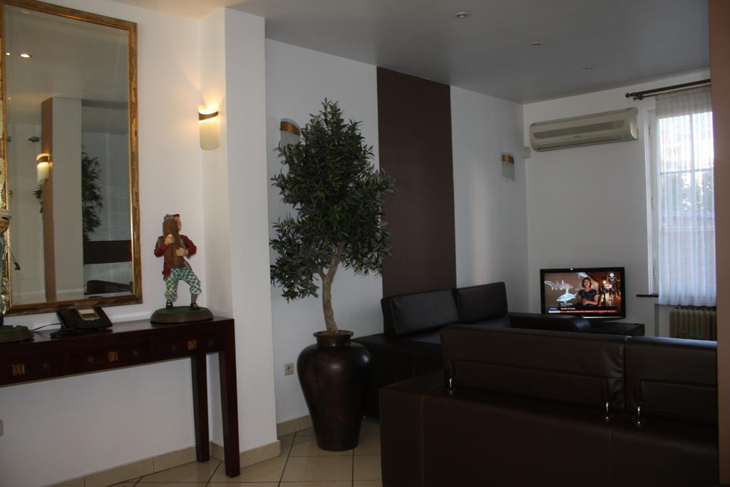 Hotel Plasky Schaerbeek المظهر الخارجي الصورة