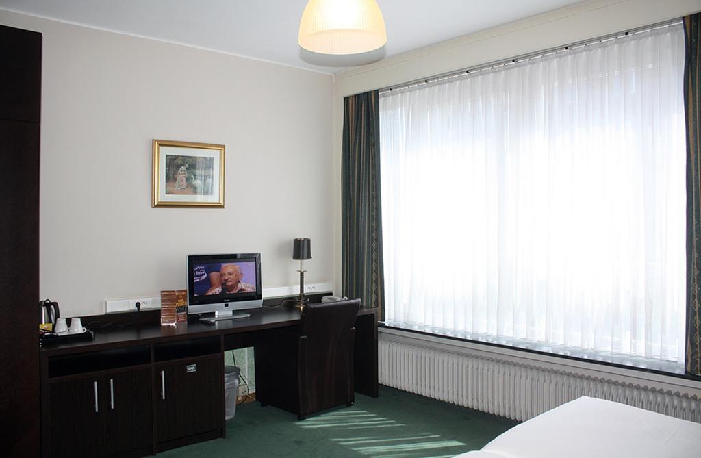 Hotel Plasky Schaerbeek الغرفة الصورة