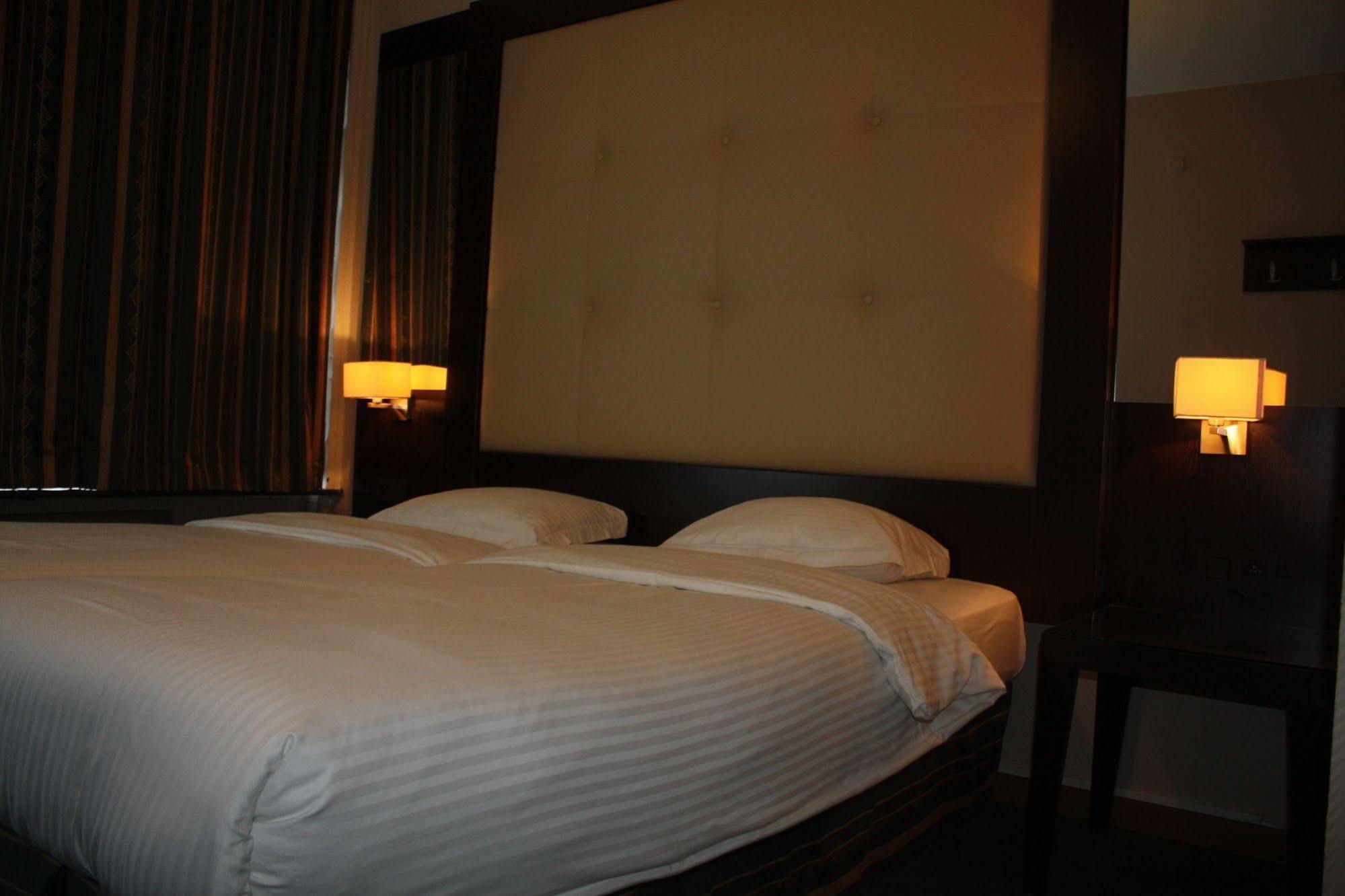 Hotel Plasky Schaerbeek المظهر الخارجي الصورة