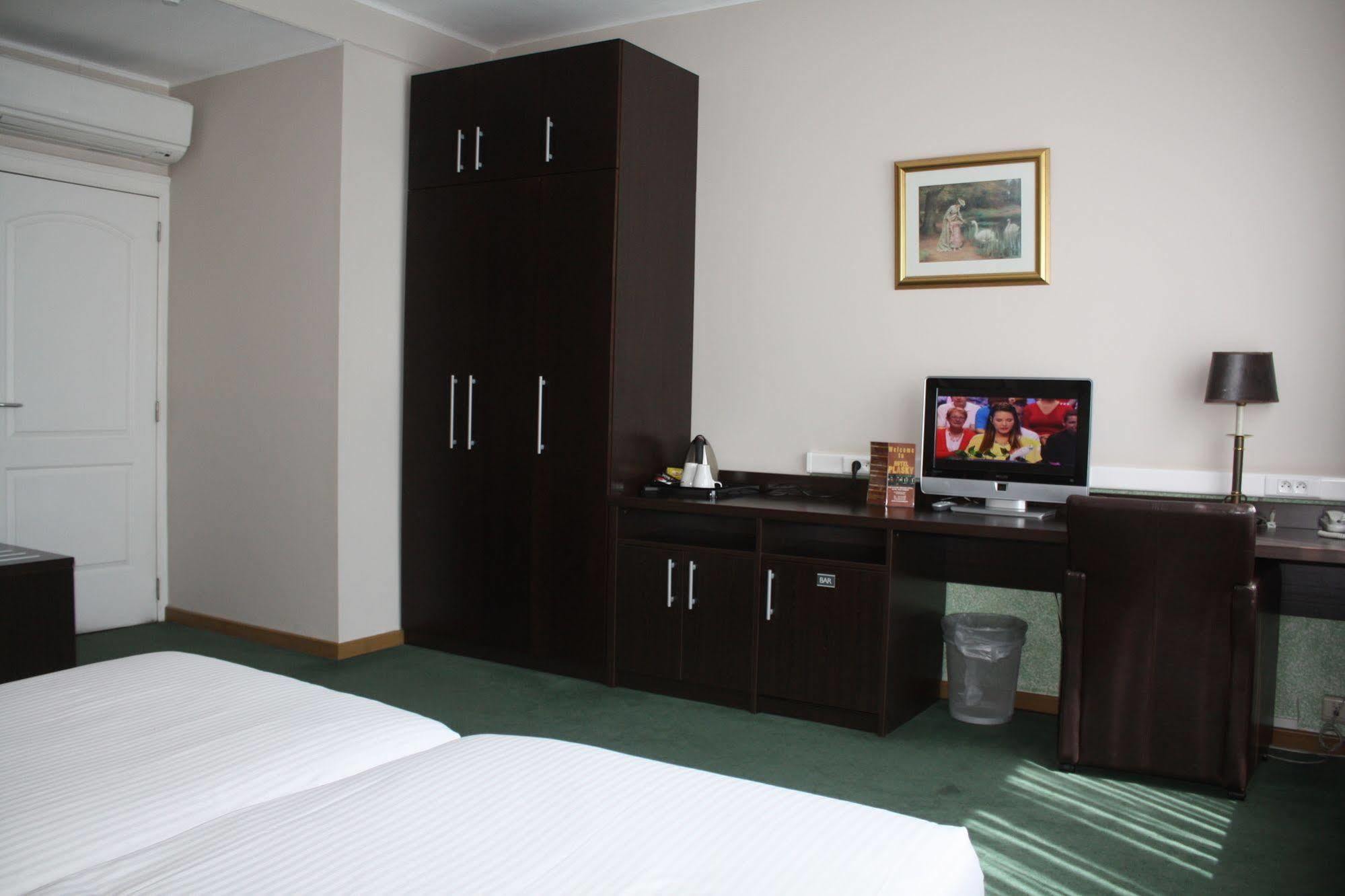 Hotel Plasky Schaerbeek المظهر الخارجي الصورة