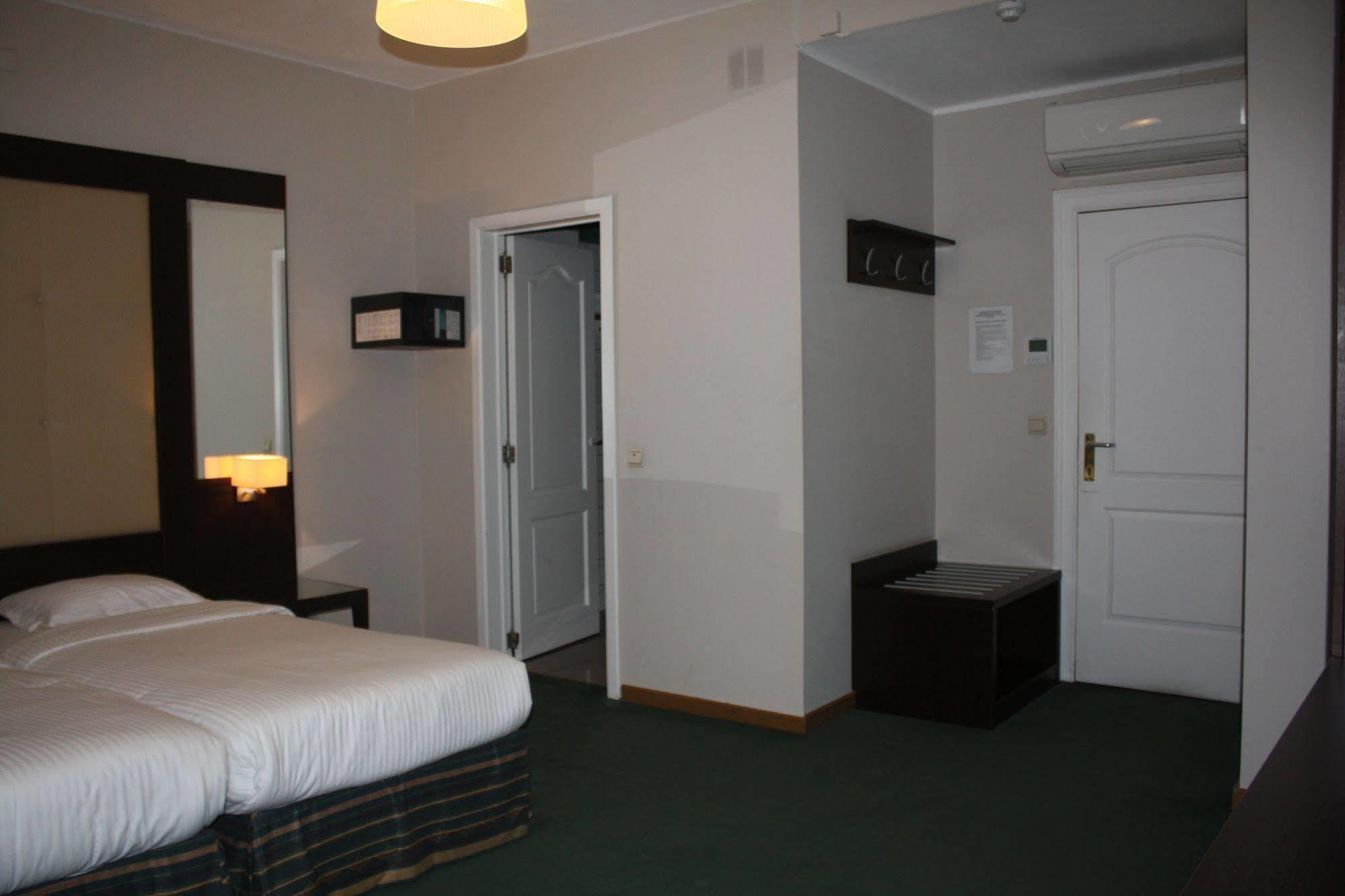 Hotel Plasky Schaerbeek المظهر الخارجي الصورة