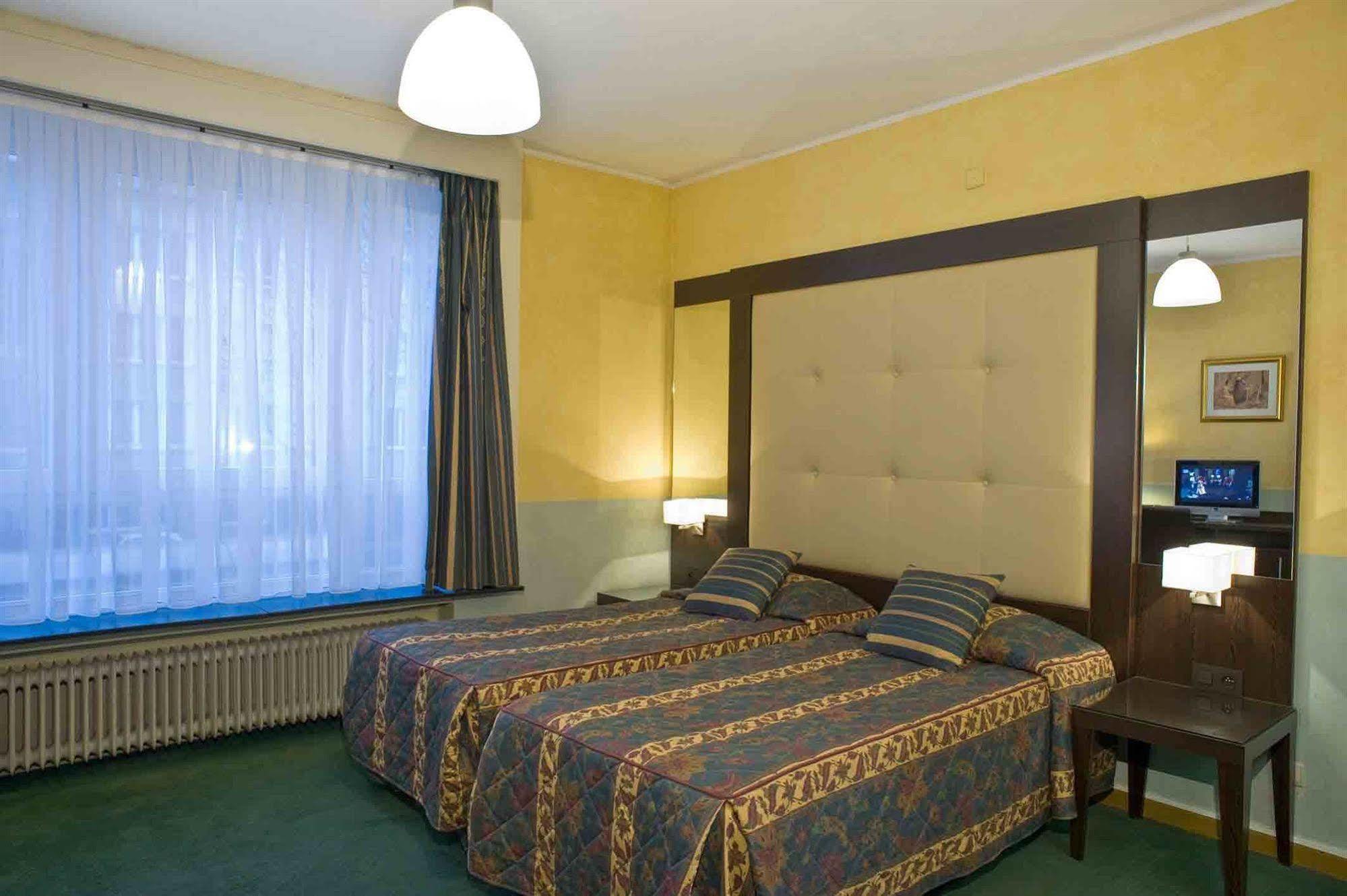 Hotel Plasky Schaerbeek المظهر الخارجي الصورة